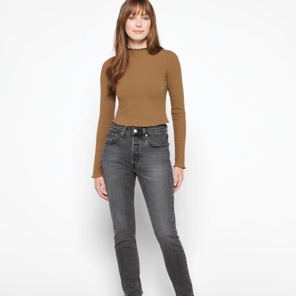 Levi’s 501 Skinny Jeans, size 8, dark wash. Brand new, never worn, with tags!!